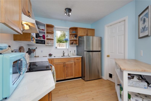 2165 Maple Ave, Sooke, BC - Indoor Photo Showing Kitchen