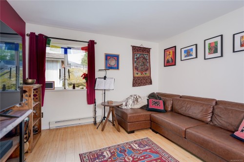 2165 Maple Ave, Sooke, BC - Indoor Photo Showing Living Room
