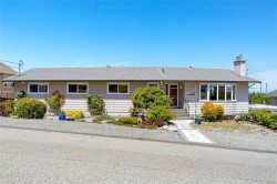 587 Hillcrest Ave Ladysmith, BC V9G 1W1