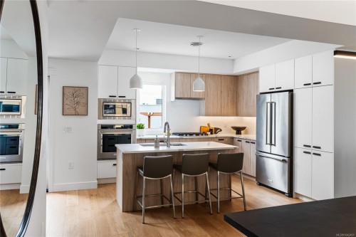 #10-4253 Dieppe Rd, Saanich, BC 