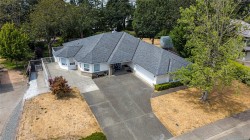 6037 Stonehouse Pl Duncan, BC V9L 5M8