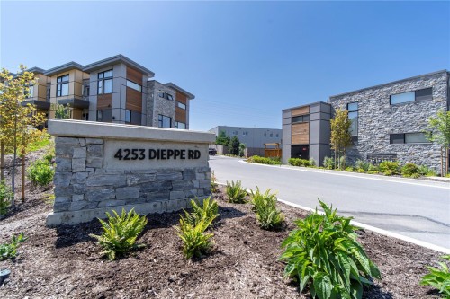 #29-4253 Dieppe Rd, Saanich, BC 