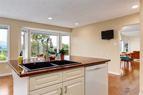 1206 Mckenzie Dr, Duncan, BC 
