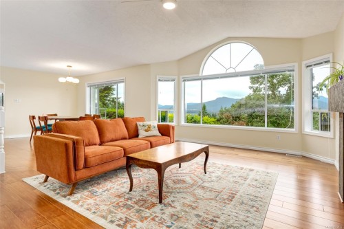 1206 Mckenzie Dr, Duncan, BC 