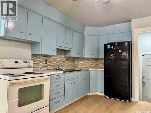 1157 Cameron Street, Regina, SK - Indoor Photo Showing Kitchen