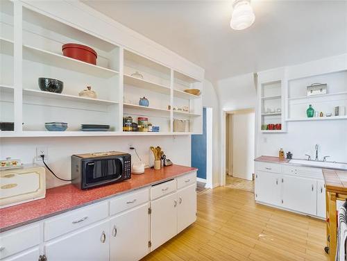 518 Young St, Winnipeg, MB - Indoor