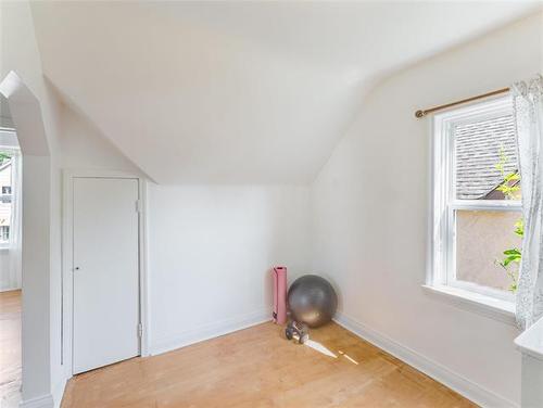 518 Young St, Winnipeg, MB - Indoor