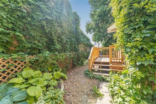 518 Young St, Winnipeg, MB - Outdoor