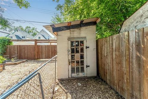 518 Young St, Winnipeg, MB - Outdoor