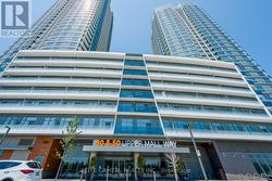 428 - 50 UPPER MALL WAY Vaughan, ON L4J 0L8