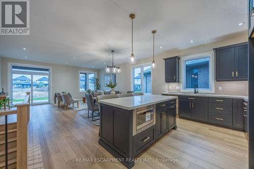 88 Craddock Boulevard, Haldimand, ON - Indoor Photo Showing Kitchen With Upgraded Kitchen