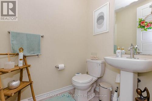 67 Malcolm Crescent, Haldimand, ON - Indoor Photo Showing Bathroom