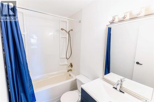 8 B Nollet Avenue, Regina, SK - Indoor Photo Showing Bathroom