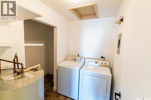 8 B Nollet Avenue, Regina, SK - Indoor Photo Showing Laundry Room