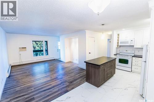 8 B Nollet Avenue, Regina, SK - Indoor Photo Showing Kitchen