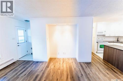 8 B Nollet Avenue, Regina, SK - Indoor Photo Showing Kitchen