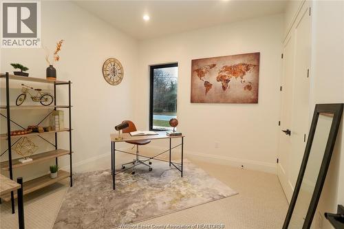 654 Lily Mac, Windsor, ON - Indoor