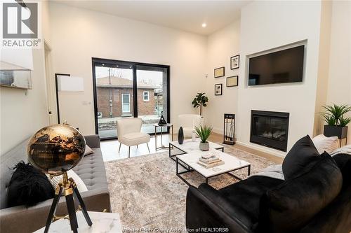 654 Lily Mac, Windsor, ON - Indoor Photo Showing Living Room With Fireplace