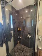 Walk-in Shower / Ensuite - 