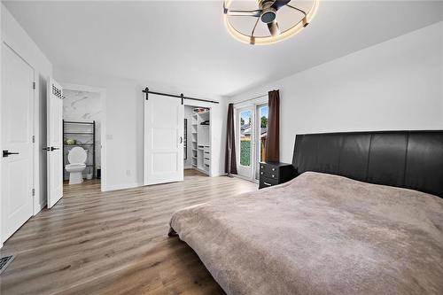 33 Maitland Drive, Winnipeg, MB - Indoor Photo Showing Bedroom