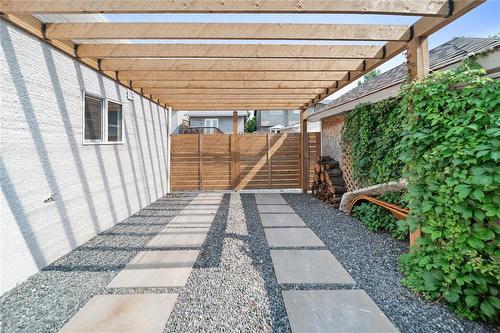 33 Maitland Drive, Winnipeg, MB - Outdoor
