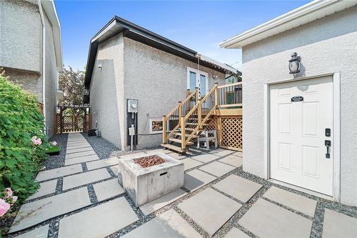 33 Maitland Drive, Winnipeg, MB - Outdoor