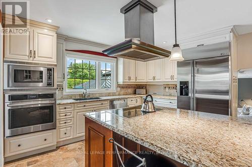 Kitchen - 108 Condor Drive, Ottawa, ON - Indoor Photo Showing Kitchen With Upgraded Kitchen