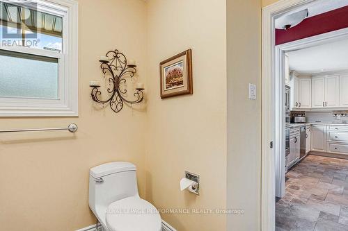 Bathroom - 108 Condor Drive, Ottawa, ON - Indoor Photo Showing Bathroom