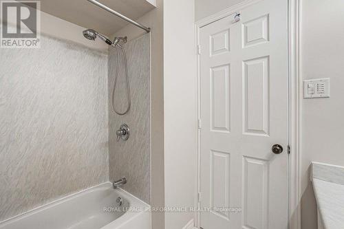 Bathroom - 108 Condor Drive, Ottawa, ON - Indoor Photo Showing Bathroom