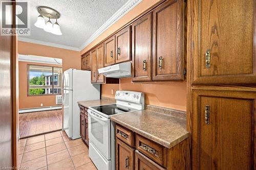 400 Champlain Boulevard Unit# 406, Cambridge, ON - Indoor Photo Showing Kitchen