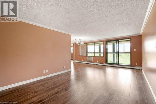 400 Champlain Boulevard Unit# 406, Cambridge, ON - Indoor Photo Showing Other Room