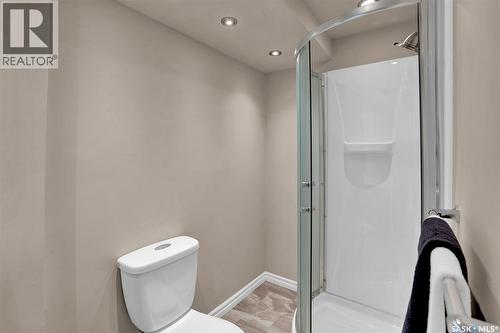 961 Garry Street, Regina, SK - Indoor Photo Showing Bathroom