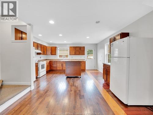 2929 Donnelly, Windsor, ON - Indoor Photo Showing Kitchen