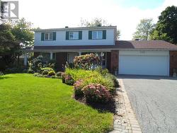 2011 HOLLYBROOK CRESCENT  Ottawa, ON K1J 7Y5