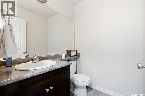 668 Lehrer Crescent, Saskatoon, SK - Indoor Photo Showing Bathroom