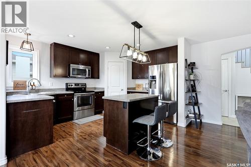 668 Lehrer Crescent, Saskatoon, SK - Indoor Photo Showing Kitchen With Upgraded Kitchen