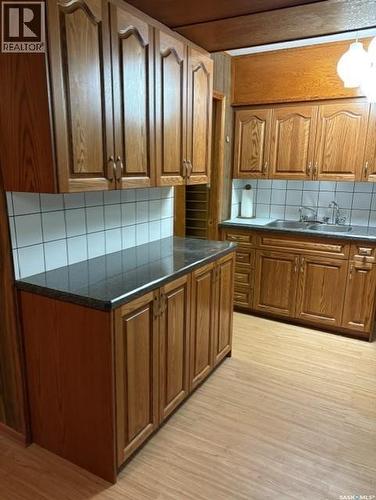203 Argyle Street, Regina, SK - Indoor Photo Showing Kitchen