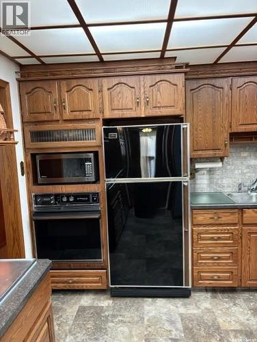 203 Argyle Street, Regina, SK - Indoor Photo Showing Kitchen