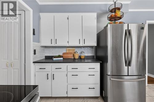 1749 Shawnee, Tecumseh, ON - Indoor Photo Showing Kitchen