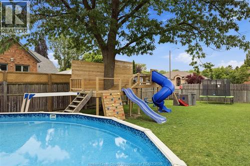 1749 Shawnee, Tecumseh, ON - Outdoor With Above Ground Pool