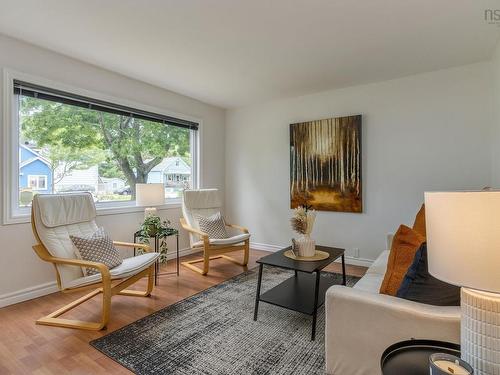 46 Albro Lake Road, Dartmouth, NS - Indoor Photo Showing Living Room