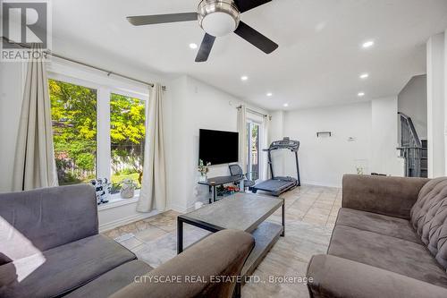 65 Mullis Crescent, Brampton, ON - Indoor Photo Showing Living Room