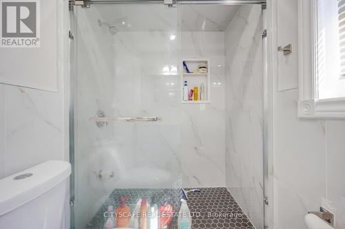 65 Mullis Crescent, Brampton, ON - Indoor Photo Showing Bathroom