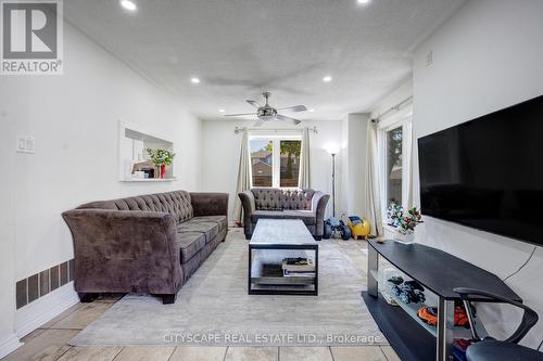 65 Mullis Crescent, Brampton, ON - Indoor Photo Showing Living Room