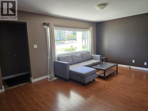 2020 Ross Crescent, Prince George, BC - Indoor Photo Showing Living Room
