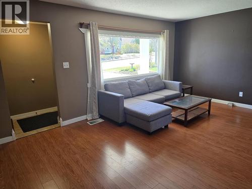 2020 Ross Crescent, Prince George, BC - Indoor Photo Showing Living Room