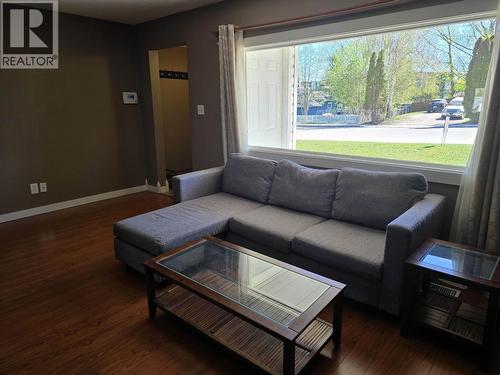 2020 Ross Crescent, Prince George, BC - Indoor Photo Showing Living Room