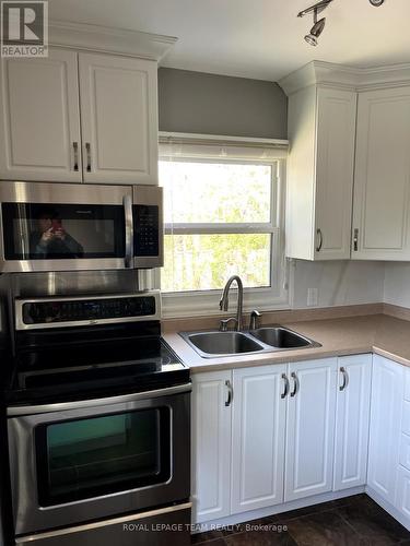 Kitchen - 9 Tower Road E, Ottawa, ON - Indoor Photo Showing Kitchen With Double Sink