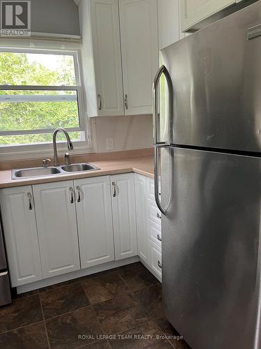 9 Tower Road E, Ottawa, ON - Indoor Photo Showing Kitchen With Double Sink