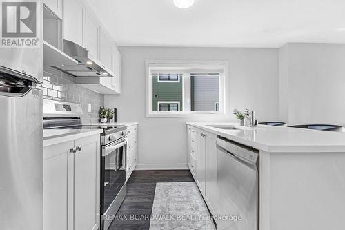 210 Verulam Street, Ottawa, ON - Indoor Photo Showing Kitchen